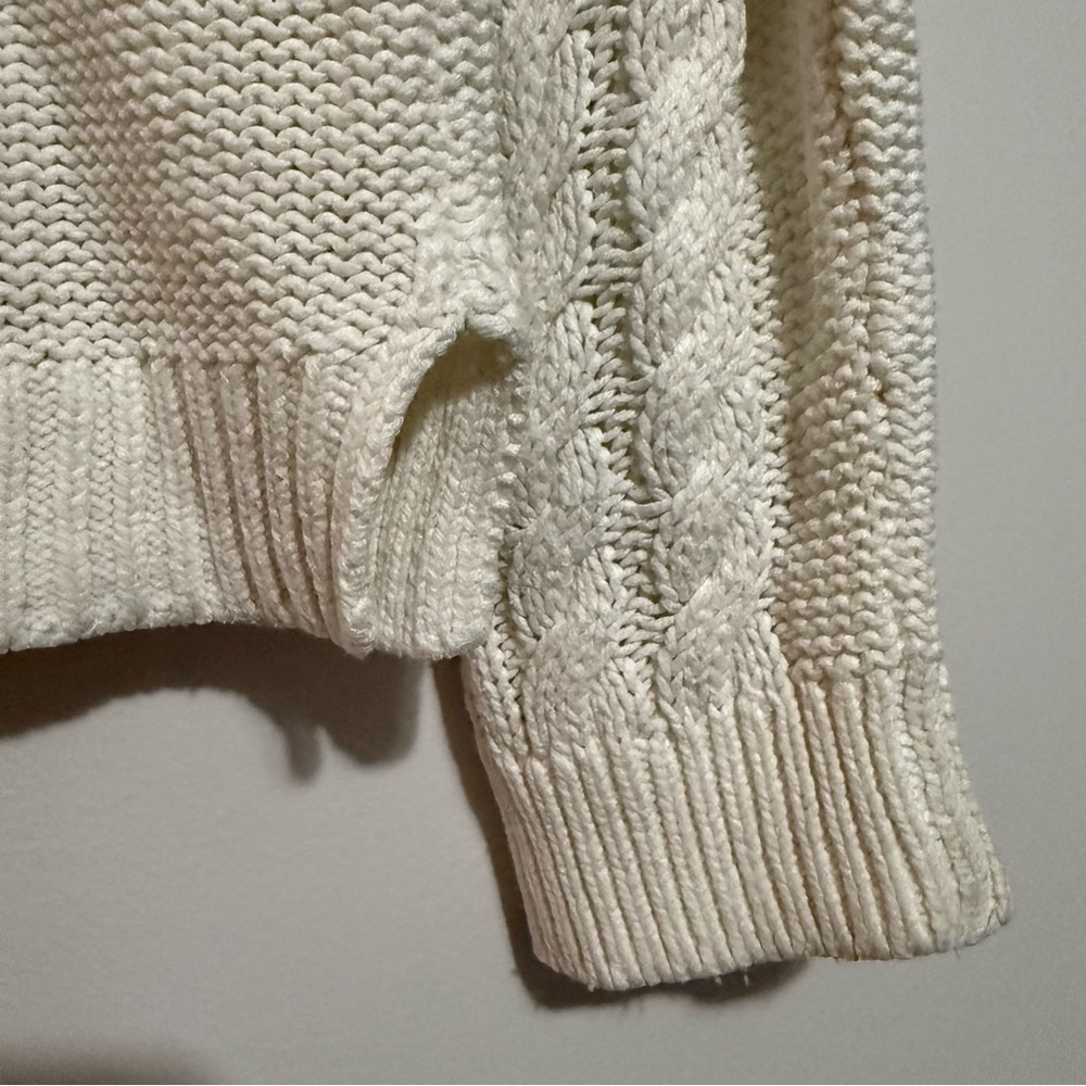 GAP Women's Ivory Cable Knit Sweater - Picture 4 of 4